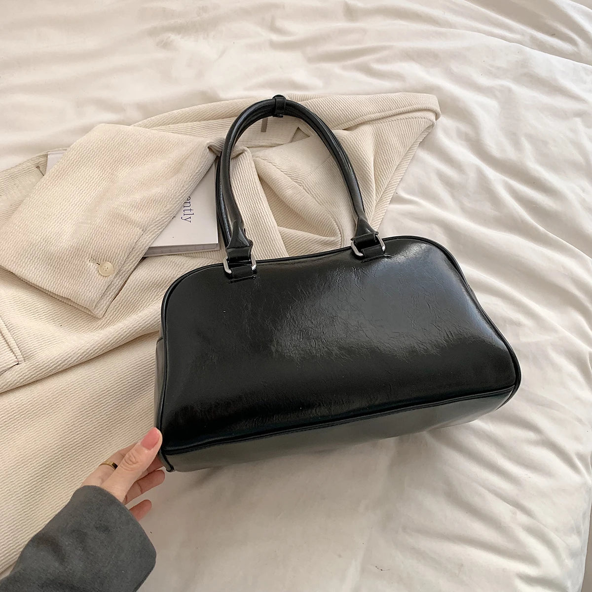 Vivienne shoulder bag
