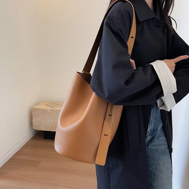 Beatrice bucket bag